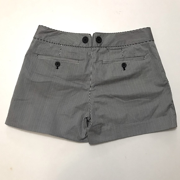 Club Monaco stripped shorts - Picture 2 of 5